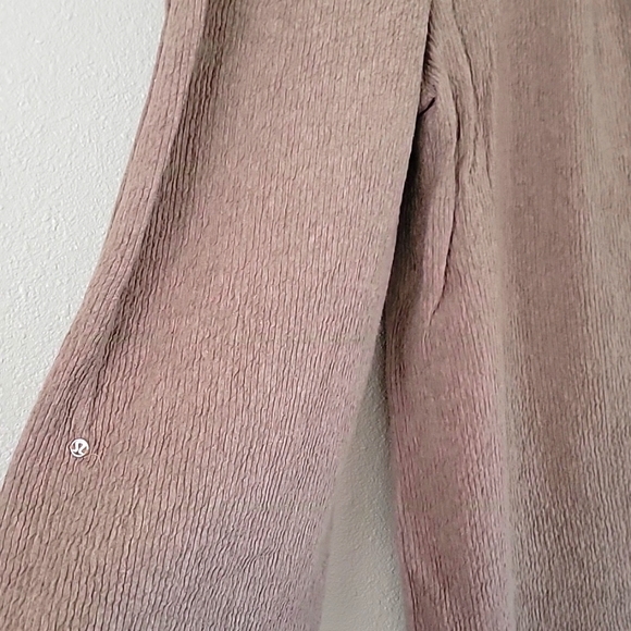 Lululemon Retreat Yourself Crop - Picture 5 of 6